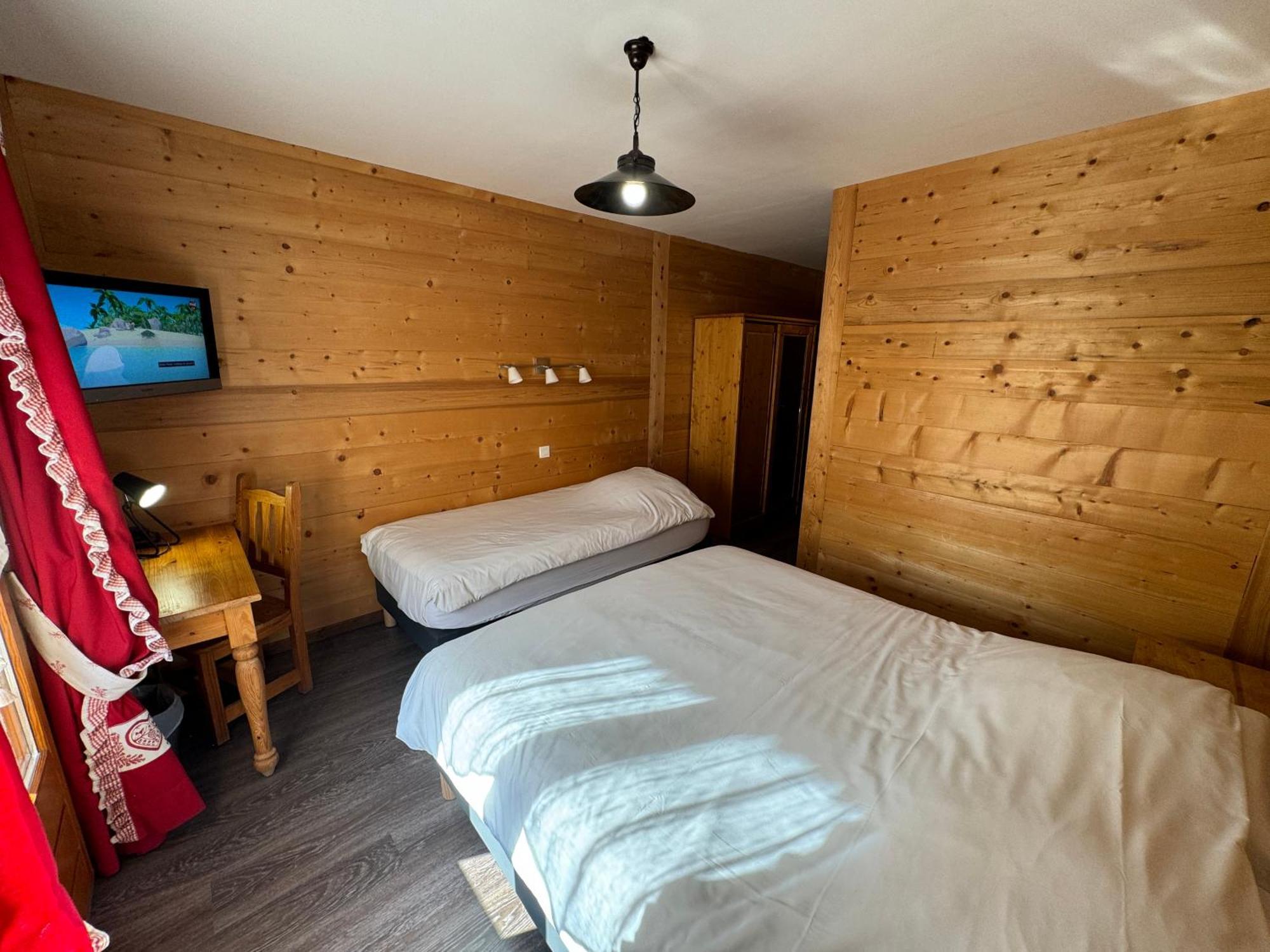 Le Schuss Hotel Chatel Exterior photo